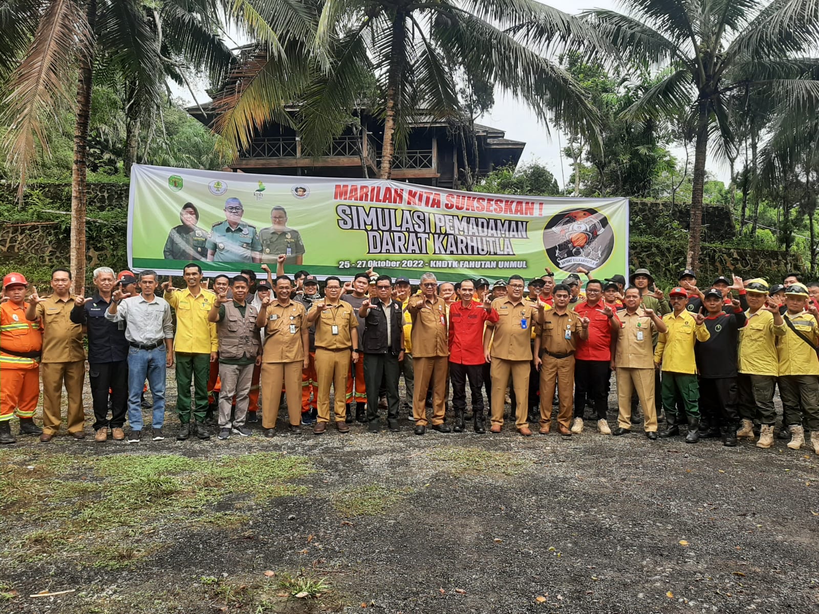 https://dishutkaltim.com/public/admin/images/gambar_berita/1667465392_WhatsApp Image 2022-11-03 at 4.49.27 PM.jpeg